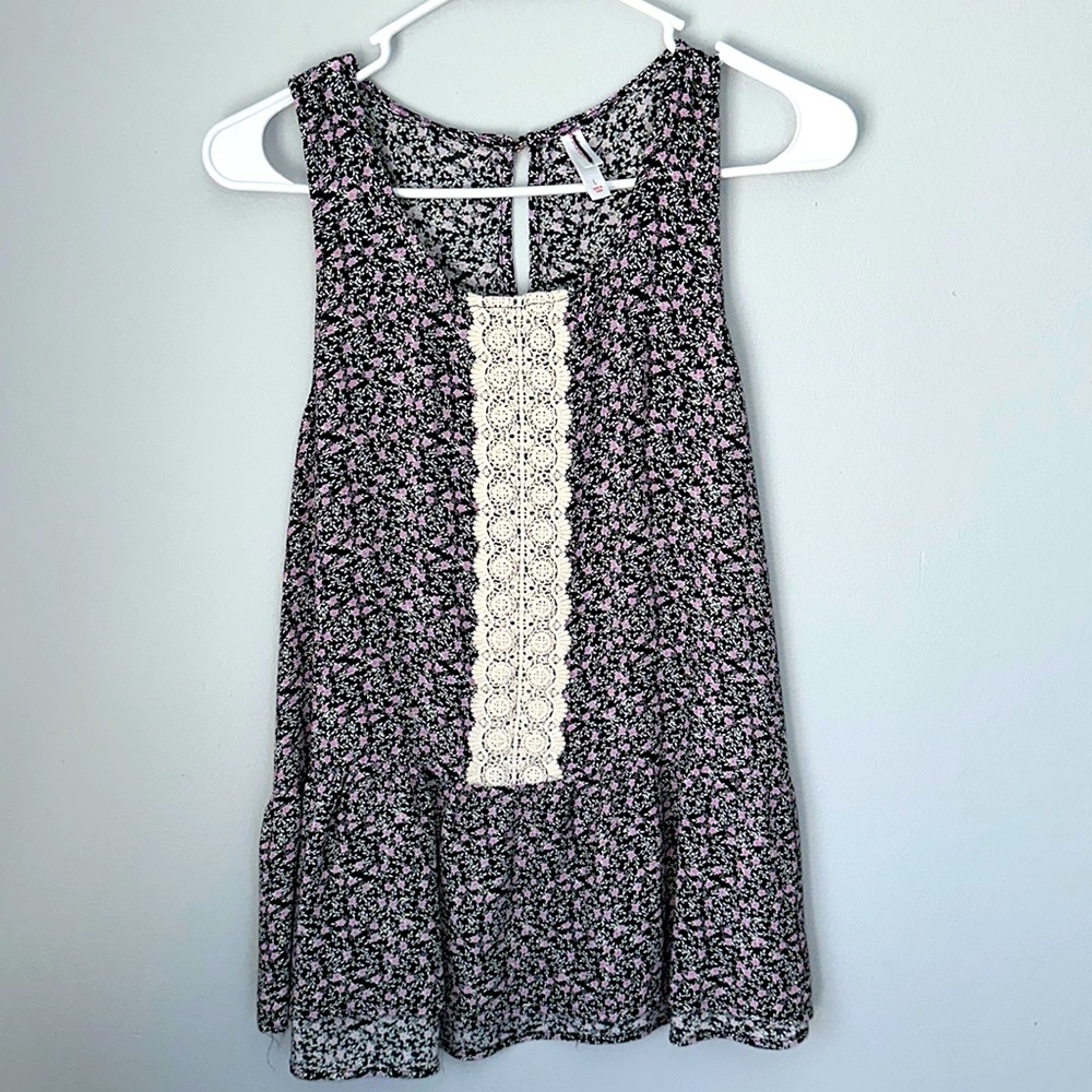 Xhilaration sleeveless blouse size L